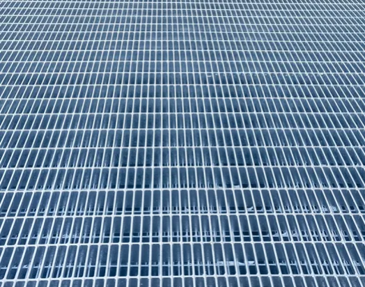 How Is Pressure-Locked Grating Manufactured?cid=3