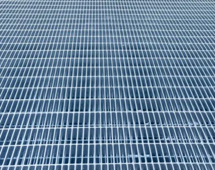 How Is Pressure-Locked Grating Manufactured?